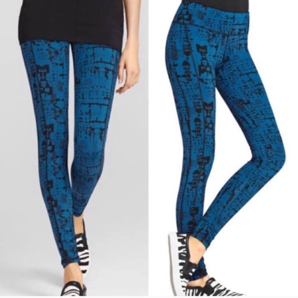 Cabi Blue with Black Screen Print Ruched Leggings.  Size Small